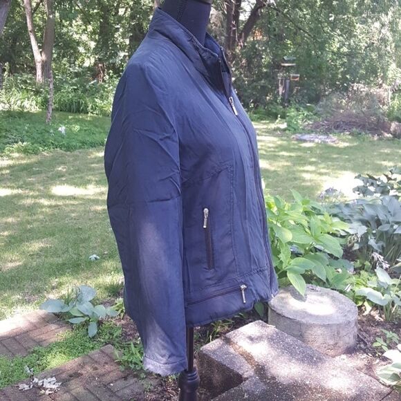 Bobby Chan | Silk Jacket - Picture 6 of 7